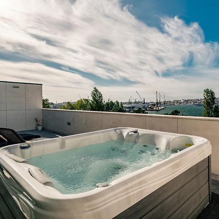 River Town View - Luxury Apartment With Jacuzzi On Terrace Viana do Castelo Luaran gambar