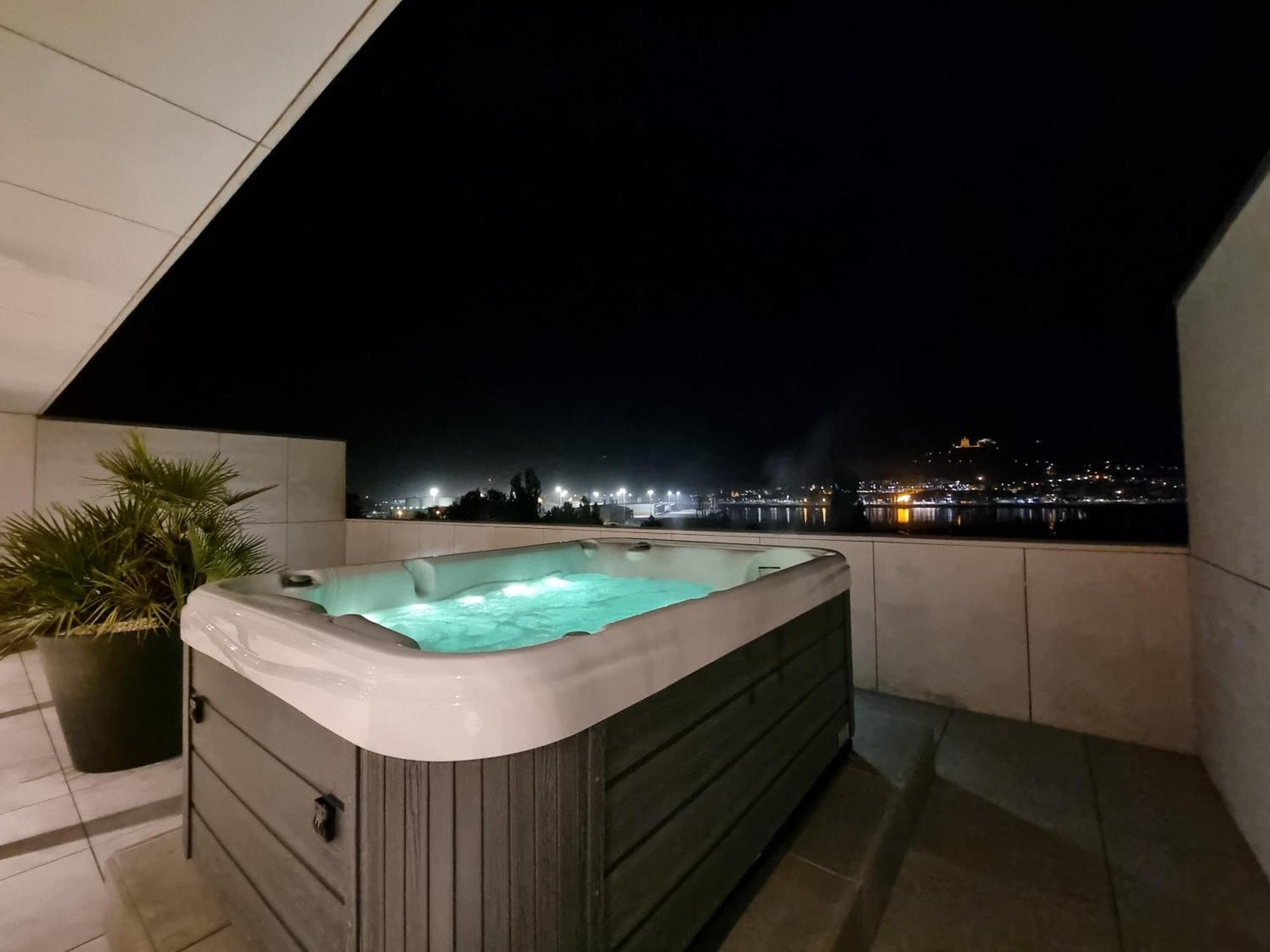 River Town View - Luxury Apartment With Jacuzzi On Terrace Viana do Castelo Luaran gambar
