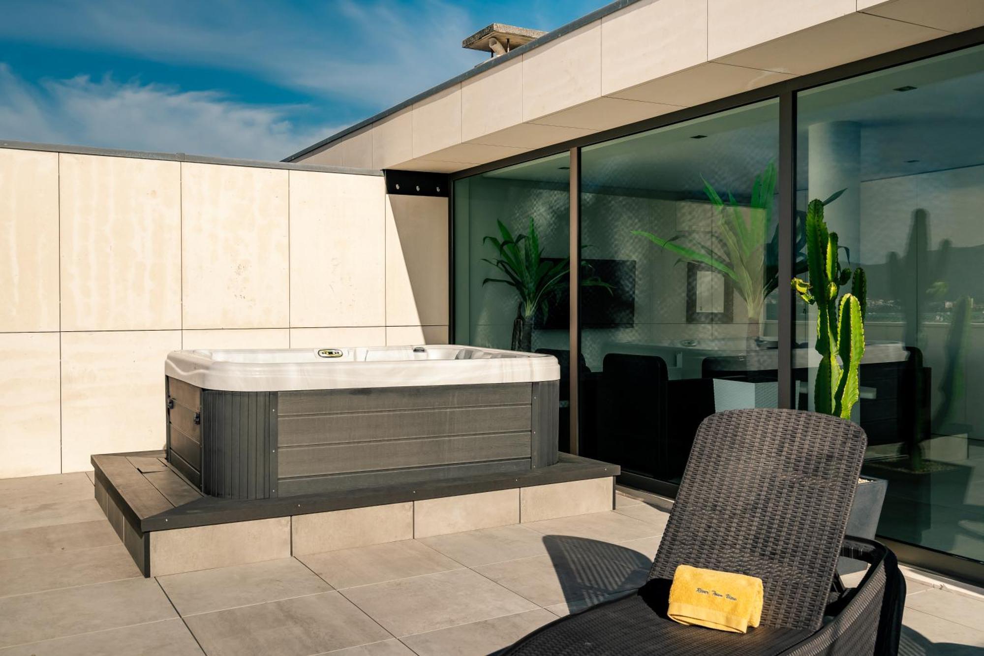 River Town View - Luxury Apartment With Jacuzzi On Terrace Viana do Castelo Luaran gambar