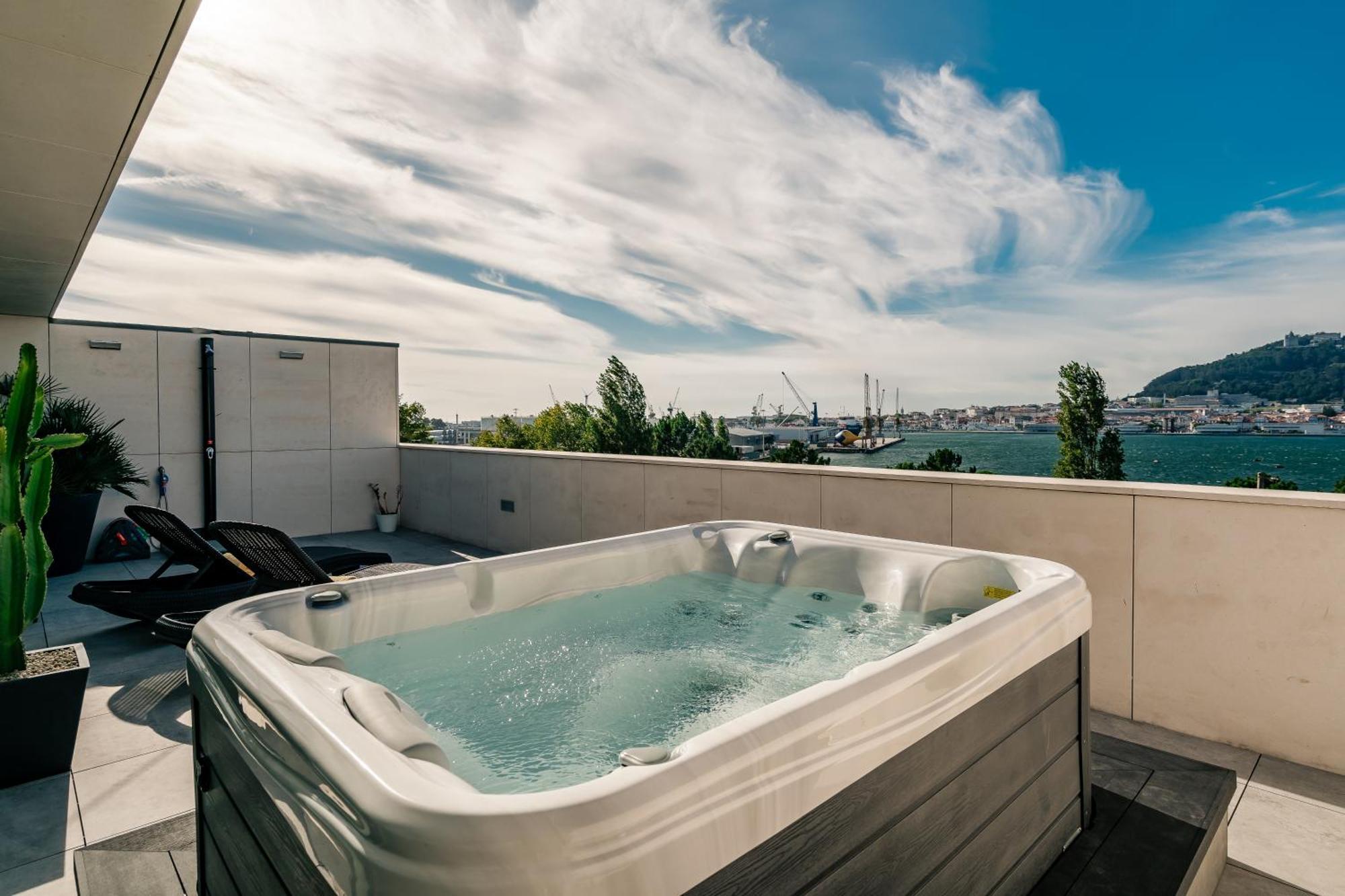 River Town View - Luxury Apartment With Jacuzzi On Terrace Viana do Castelo Luaran gambar